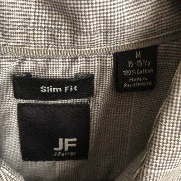 Men’s button up short sleeve shirt. - Picture 3 of 3